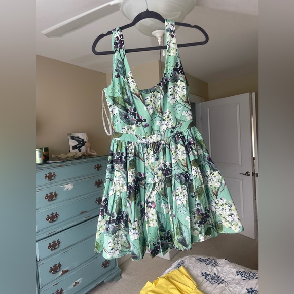 Sonya NWT 	
SOLEIL DRESS
8 / Fiori Di Sambuco - Picture 3 of 4